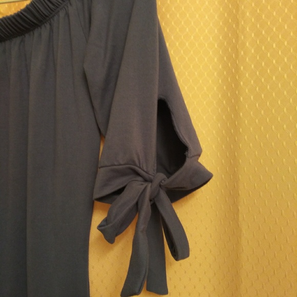 Top - Picture 2 of 4